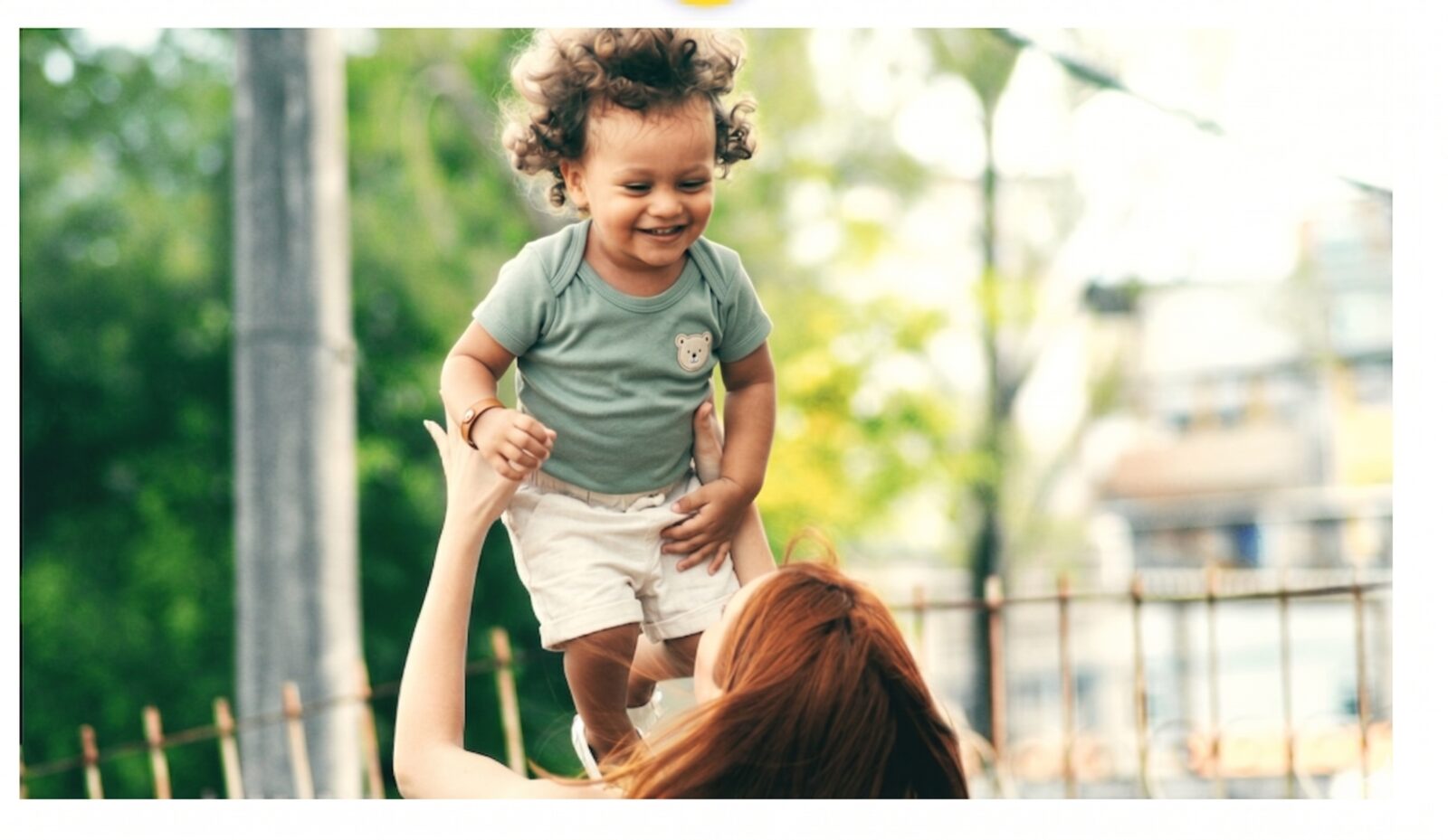 au-pair-mit-kind-im-arm